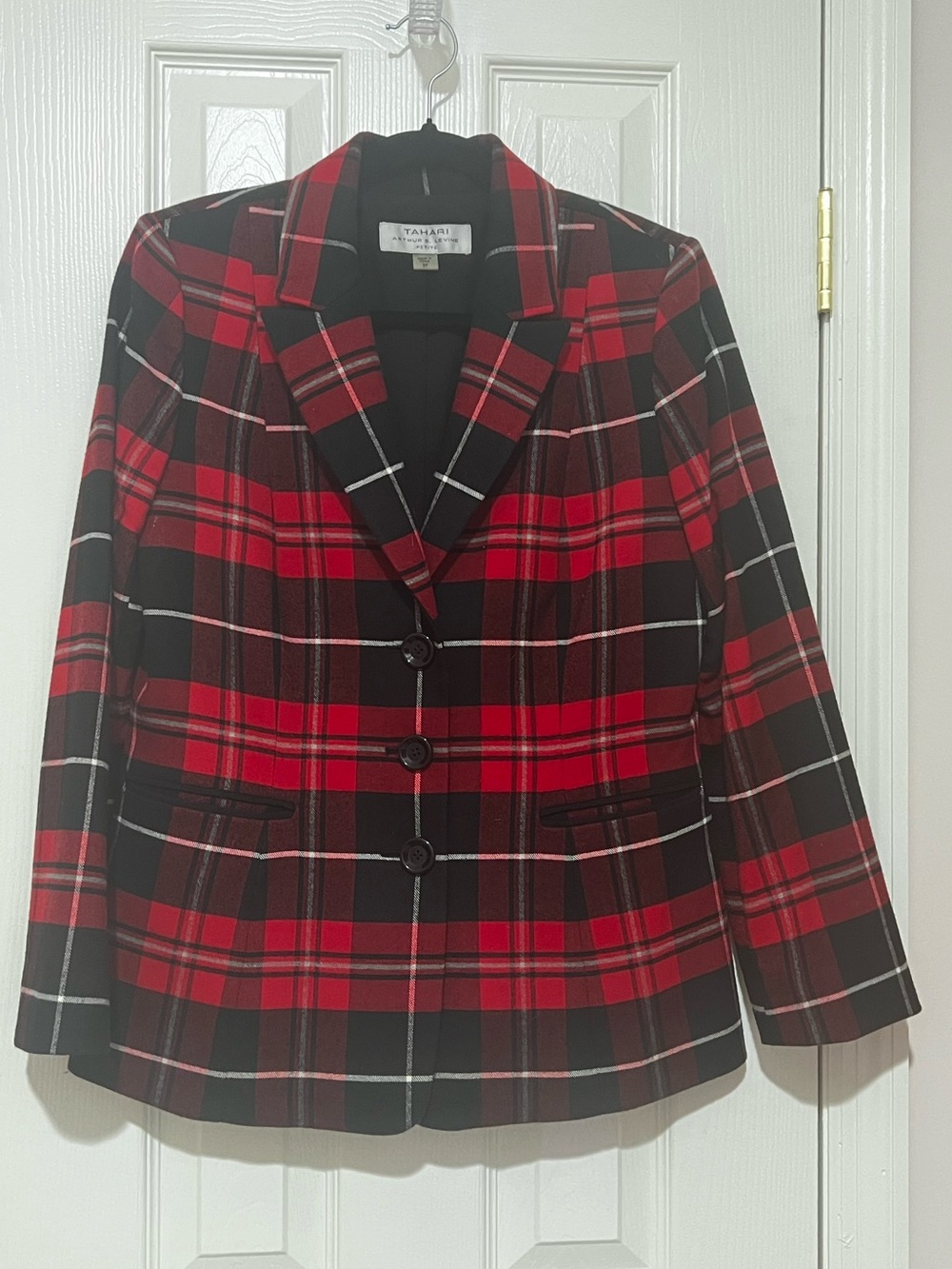 Tahari Arthur S. Levine Petite Red and Black Plaid Blazer Jacket